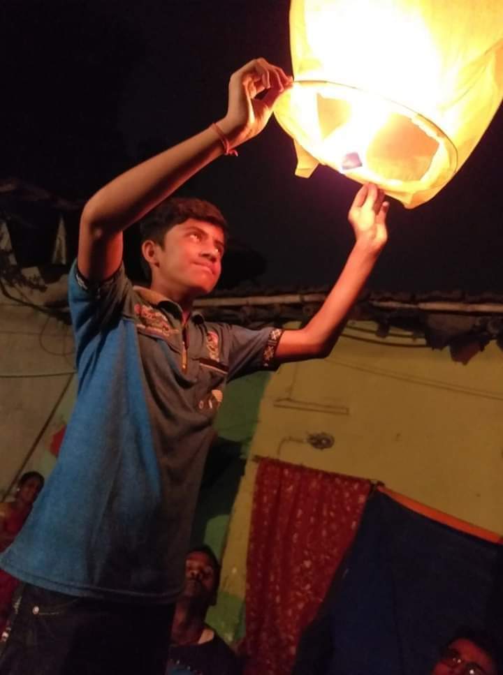 BibekPr80452749's tweet image. What a memories of 2️⃣-0️⃣-1️⃣-8️⃣
#2k18 #diwalimemories #fanoosh