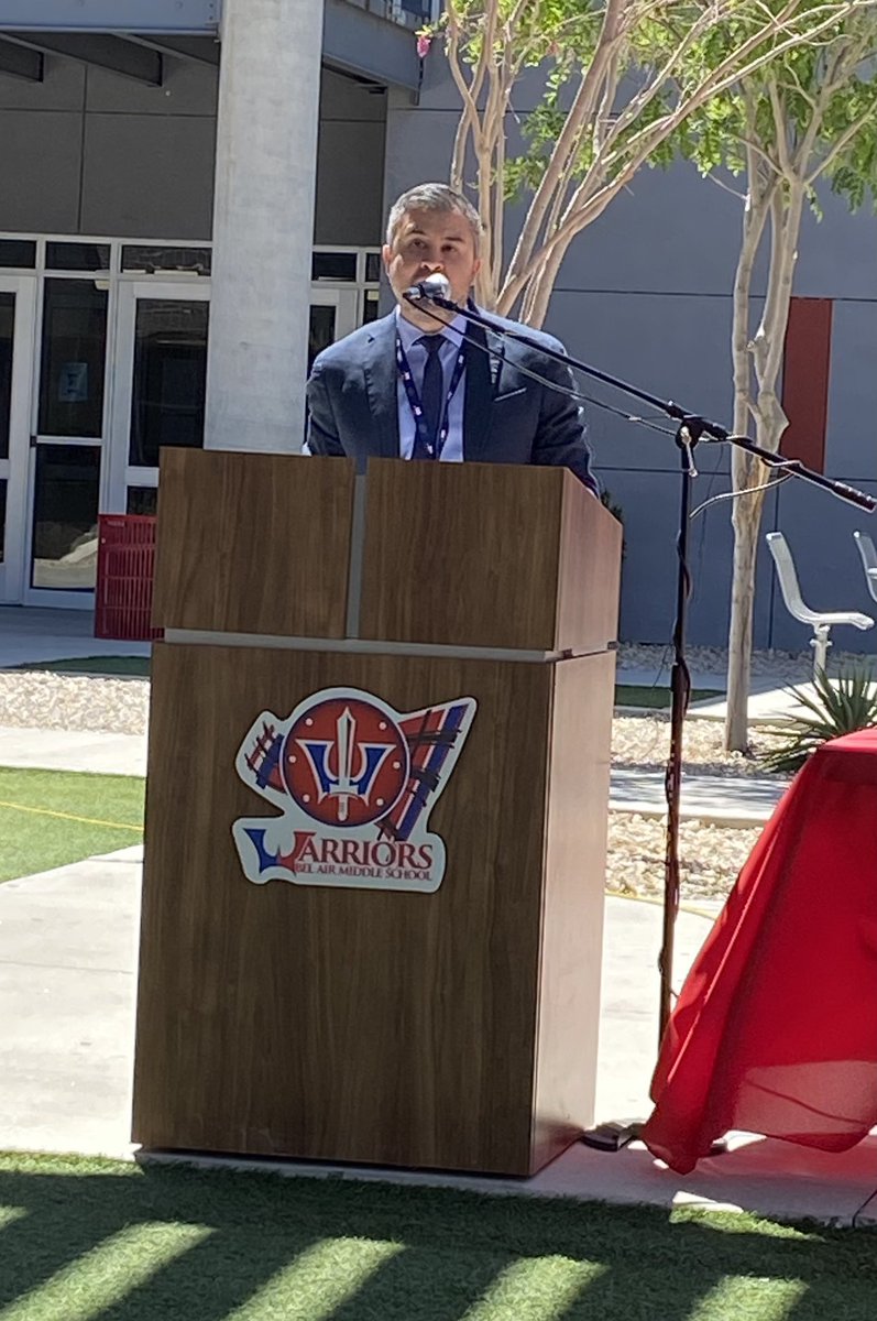 catherinedoc12's tweet photo. Congratulations to @belairmiddle for celebrating the new 6th grade wing for our Warriors. #BigRed #Bond2015 #Leadershipmatters #Teamwork
@BAMS_GLopez @YsletaISD https://t.co/DXVh8rLYVW