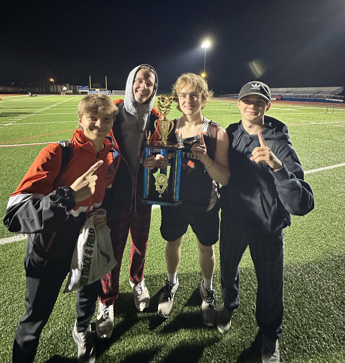 Kathy Thayer tweet media