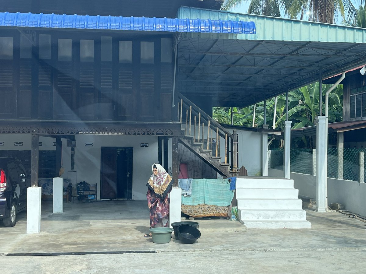 aapoooooooo's tweet photo. Hang bodo @SanusiMNor 

Ayaq tak dak hari ketiga.
Api takdak since 10mlm tadi.

Baguih sungguh laaaa penaya orang raya2 ni. https://t.co/JZfYUGK0hS