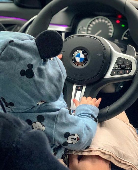 reflectjikoo's tweet photo. Baby on board| #kookmin mini au

No era tema nuevo que su esposo faltara por largos meses debido a su trabajo, extrañarlo a diario tampoco es novedad. 

Lo que si fue nuevo para ellos es enterarse del pequeño travieso que se mantuvo oculto hasta sentir nuevamente su llegada. https://t.co/GP7e73f4QW
