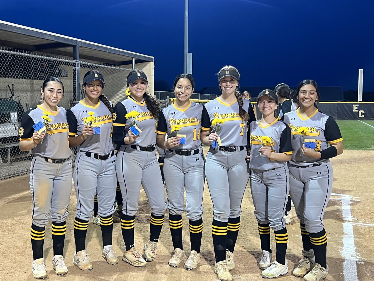 softballbrennan's tweet photo. 🚨Senior Day🚨

Join us as we celebrate our 7 seniors @ our last district game!

📅Sat. 4/22
🆚 John Jay HS
🕐12:00pm
📍 NISD field #1 https://t.co/CMXMXllVyR