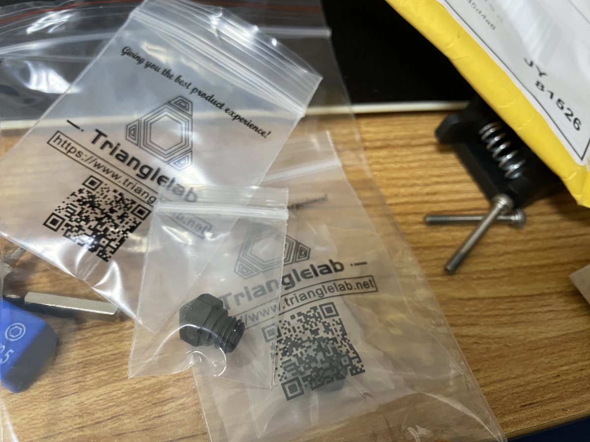 s_gogogo's tweet photo. 中華から色々パーツ届いた!
まあ1個1000円くらいする硬化鋼ノズルも購入
#QIDI #3Dプリンター #Trianglelab https://t.co/B3RfAk6hyX