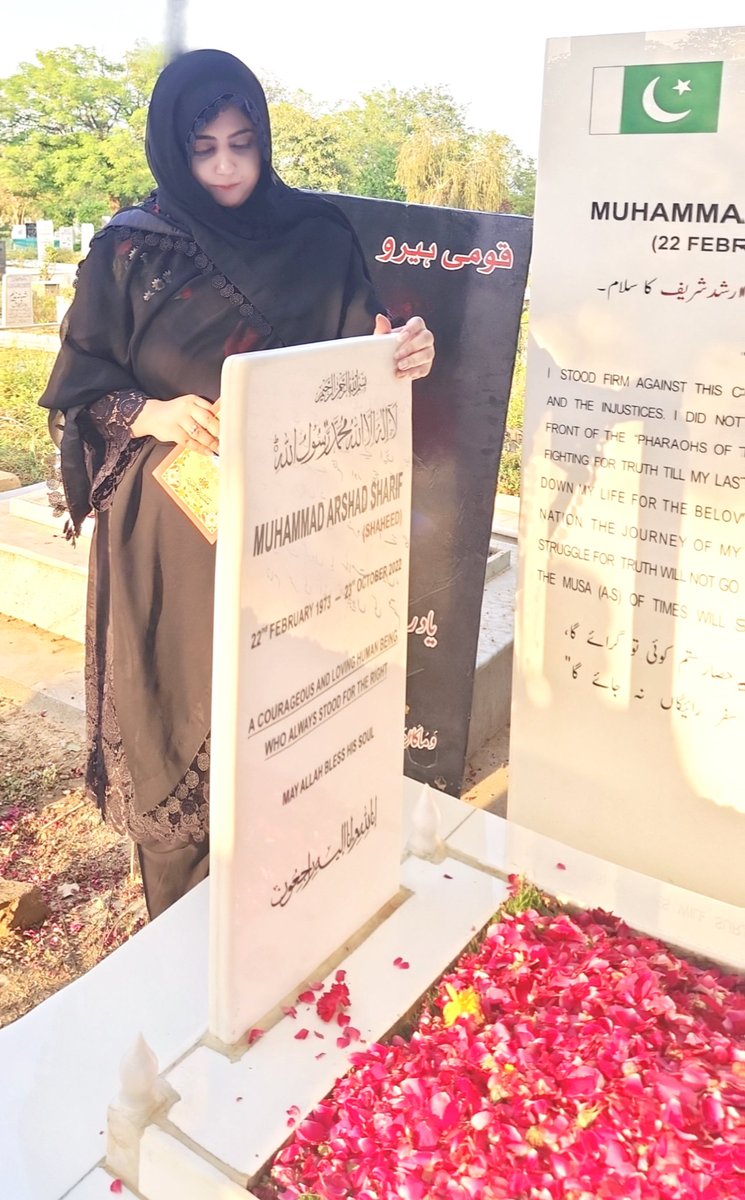 javerias's tweet photo. Six months have passed since @arsched murder, but the grief and trauma is still with us. It shows no signs of ebbing.
Our first Eid without him, and the sound of his absence is deafening. He was so loving, full of life and generous with his Eid gifts. 
#UN_for_ArshadSharif
#JusticeForArshadSharif
#EidAlFitr2023