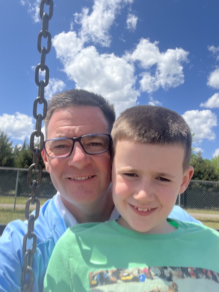 MrSmith_AP_BHS's tweet photo. Perks of being a school administrator in the same building as your boys…..running into them on the playground and in the hallways.  Always makes my day!  I love my job!  #bvillebruWIN ⁦@OklaEd⁩ ⁦@NAESP⁩ ⁦@OAESP1⁩ https://t.co/SrtOpFws2l