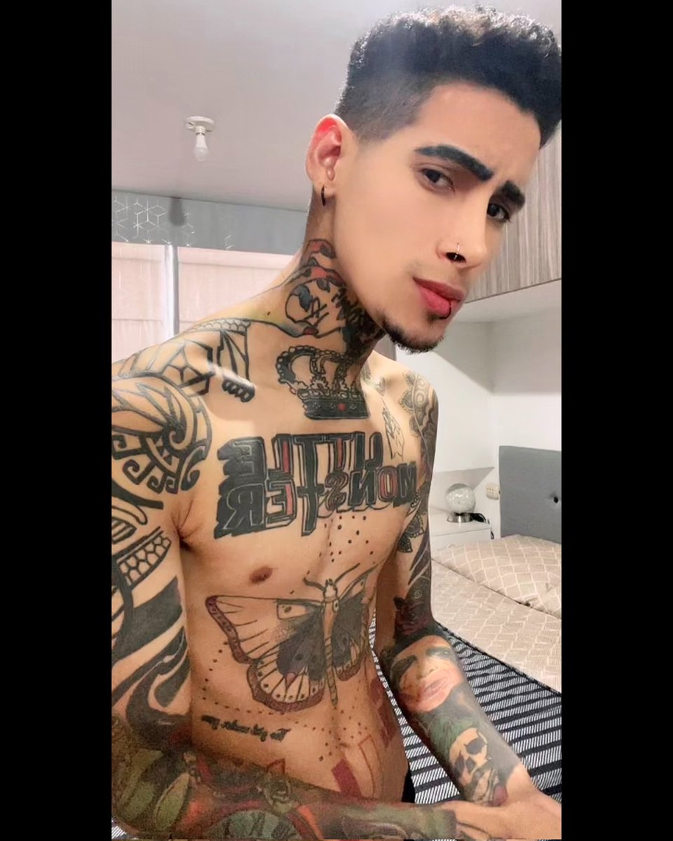 JensCastro1's tweet photo. Nuevo en Twitter! Sígueme por instagram como jenscastro. 😁

#TATTOO https://t.co/4MyXHfAoOk