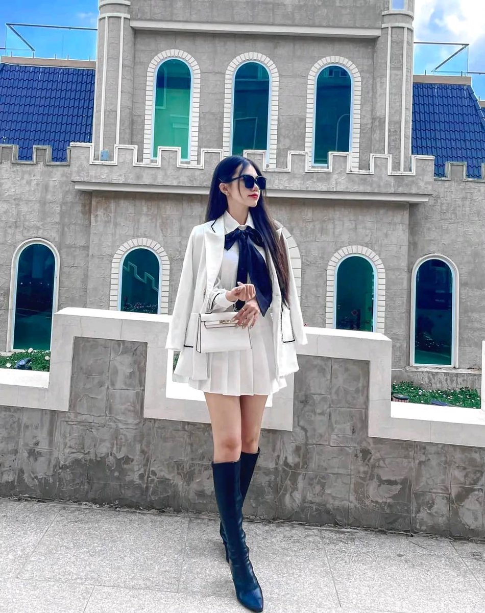 LinLin7744's tweet photo. Đăng tin khỏi bị móc tweet. Mong không ai quên em ạ. Em vẫn check tin nhắn hằng ngày chỉ lười đăng bài thôi hihi https://t.co/IoBUlhlvoa