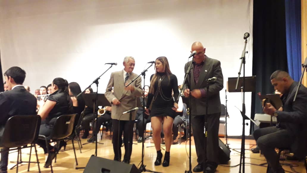 EleamerAbdala's tweet photo. Desde el auditorio de la Gobernación de Lara acompañé a la Banda de Conciertos Maestro Antonio Carrillo en la celebración de  su aniversario #139.
 ¡Toda una referencia musical y cultural de Venezuela! 

Felicidades Prof. Juan Carlos Rodríguez Bolívar.

#JuegosDeportivosALBA https://t.co/hPAh7y794p