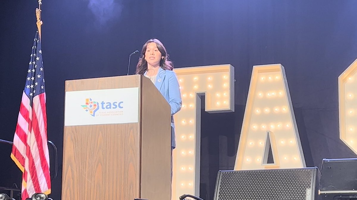 DvilleISDSuper's tweet photo. Tonight, the @TASC_StuCo launched its 87th Annual Conference. Under Dedric Williams’ leadership, our @Dvillestuco is the conference coordinator school. In front of 3000 of her peers, @Duncanville_HS’s Germany H. welcomed me to the stage to deliver the greeting. #PantherPride https://t.co/MweqYj6VgI