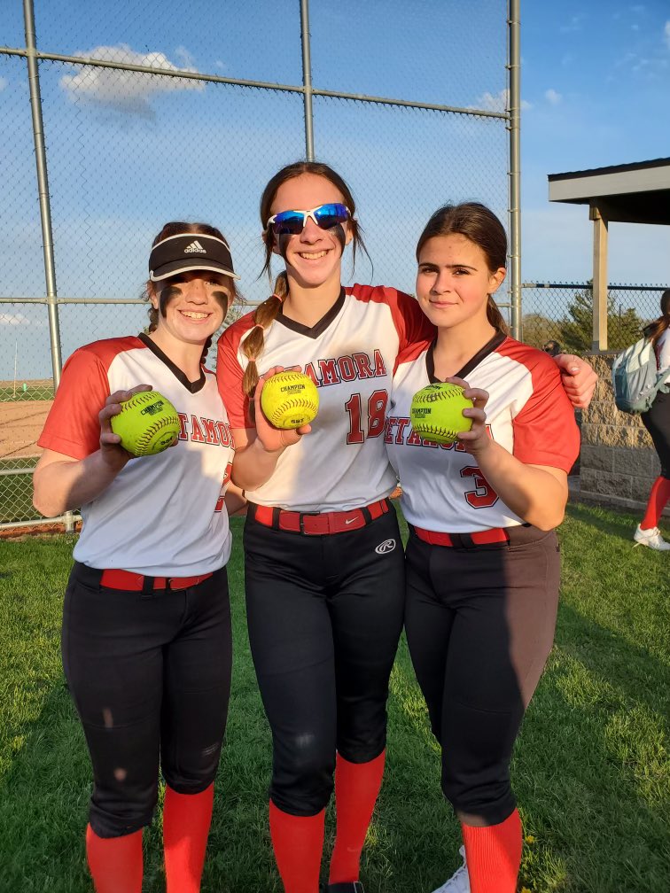 Congrats MTHS 2026 classmates Addyson Wooden, Anna Schmitz and Carra Craig on their 🥎 💣 today!  Congrats!!!