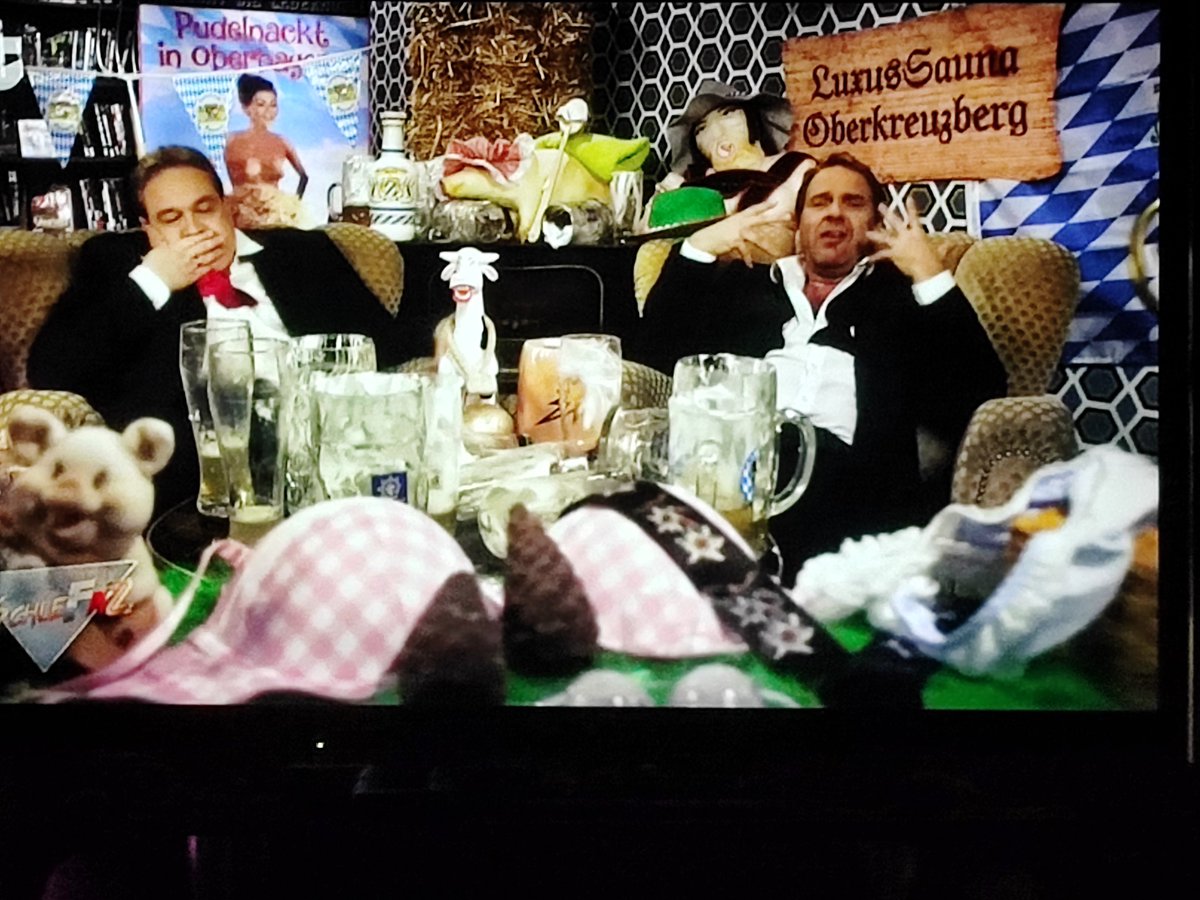 Krueminxler's tweet photo. Verdammte Inzucht!
*Bööörps
#SchleFaZ
#PudelnacktInOberbayern
#BisslSexualverkehr
#AufDemTrockenen
#BumsBuster https://t.co/C5b8MkO2gt
