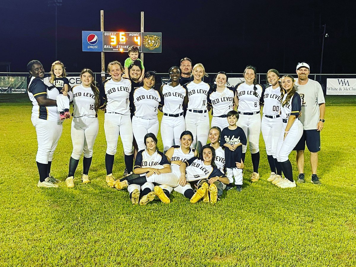 weareRL's tweet photo. RL Softball had a great day of tournament play! 

RL defeats Trinity 6-5
RL defeats Jay     4-3 https://t.co/MZQfwnI7uO