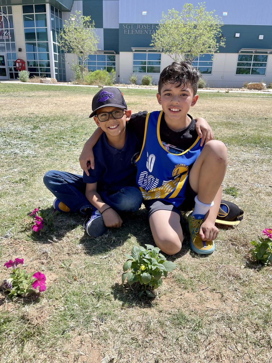 Our buffs enjoyed planting flowers today 🦬🌸🌎💗 #EarthDayJCE 
<a href="/SGTCarrasco_ES/">Jesse Aguirre</a> <a href="/JFCarrasco_JCE/">Sgt. Jose F. Carrasco Elementary</a>