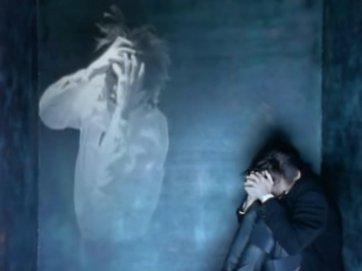 gothxcry's tweet photo. luna sea - true blue (1994)
<music video>

#lunasea #japaneserock 
#gothicrock #jprock https://t.co/1yvtbHFa36
