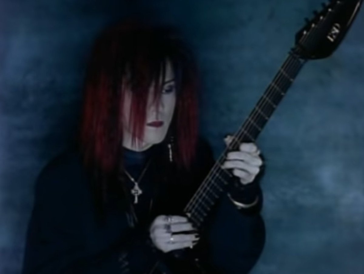 gothxcry's tweet photo. luna sea - true blue (1994)
<music video>

#lunasea #japaneserock 
#gothicrock #jprock https://t.co/1yvtbHFa36