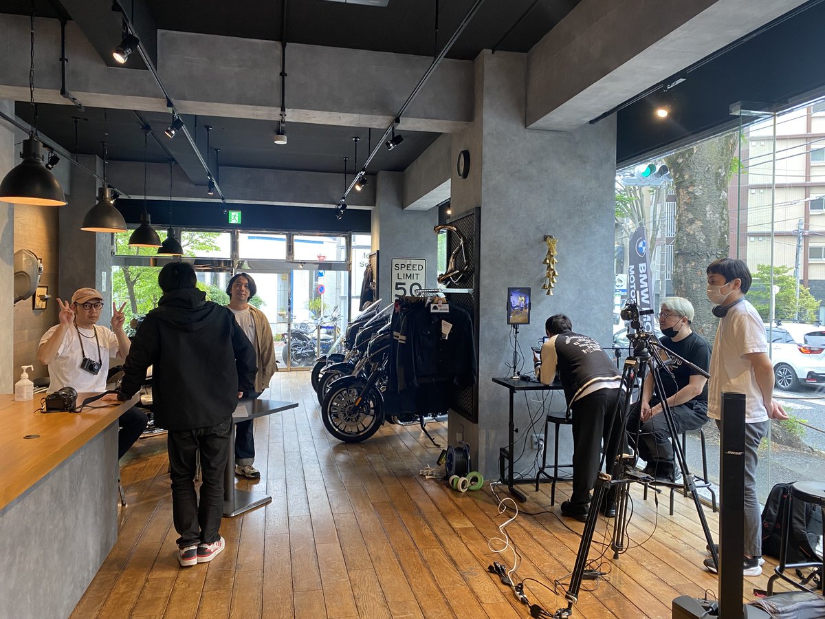 MotorradSetaga8's tweet photo. インストアライブ準備中!本日13時からです。
#kaorimillinery
#モトラッド
#大型二輪
#BMWMotorrad
#Relation18
#BMWR18
#モトラッド世田谷
#MotorradSetagaya
#makelifearide
#motorradheritage
#soulfuel
#伝統と革新 https://t.co/SEB0QIeZYV