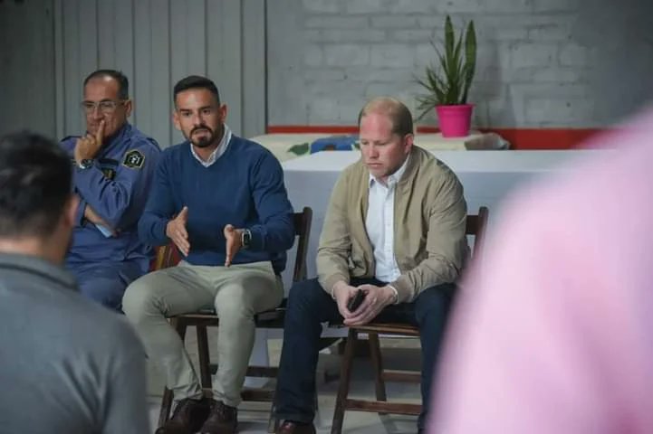 subrelacinst's tweet photo. Creemos fervientemente en qué la seguridad es nuestra responsabilidad pero la construimos entre todos. ❤️

#SeguridadYJusticia
#ChacoCrece ❤️

@SeguridadChaco 
@stancheffgm https://t.co/s0RKb1paa7