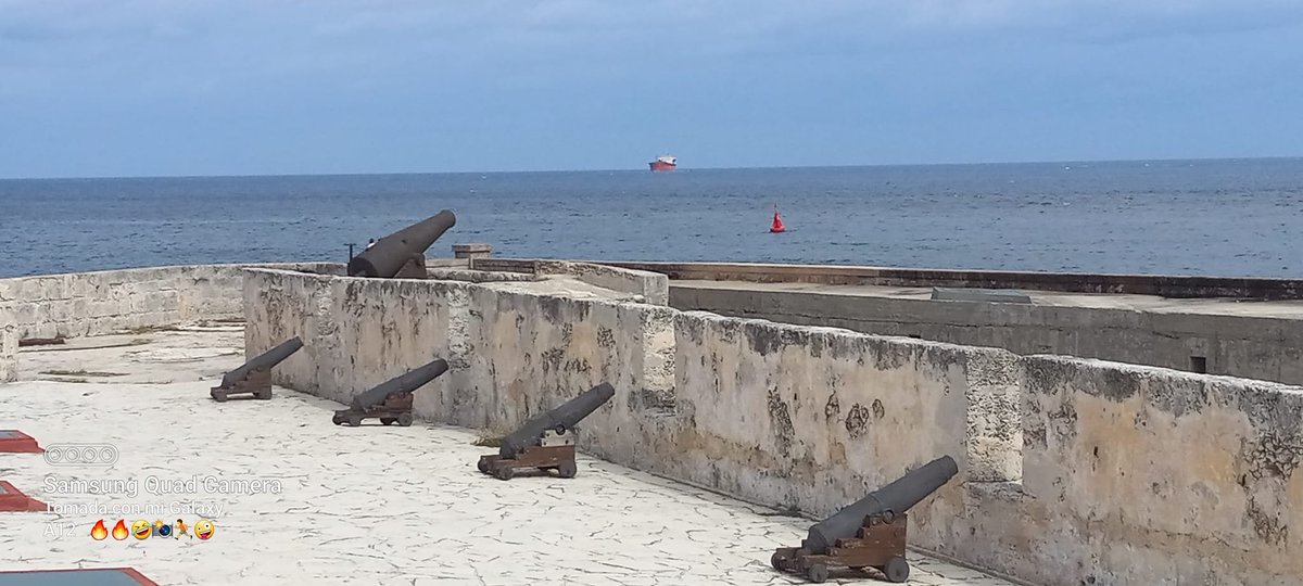 FlconEYES's tweet photo. 🚨#BICENTENARIO #IMO9391294 9391294
Chemical/Oil Products tanker, con gasolina desde #Mexico, acaba de atracar a la @RefineriaHab Ñico Lopez. Lleno según calado
Cala: 9.6/13m
Cap: 336,668 barriles
#Ahora #OSINTCuba #cubarcos #Cuba #21Abril
Cred al autor: https://t.co/fHbSi7IhxX https://t.co/vUBADE2ffo