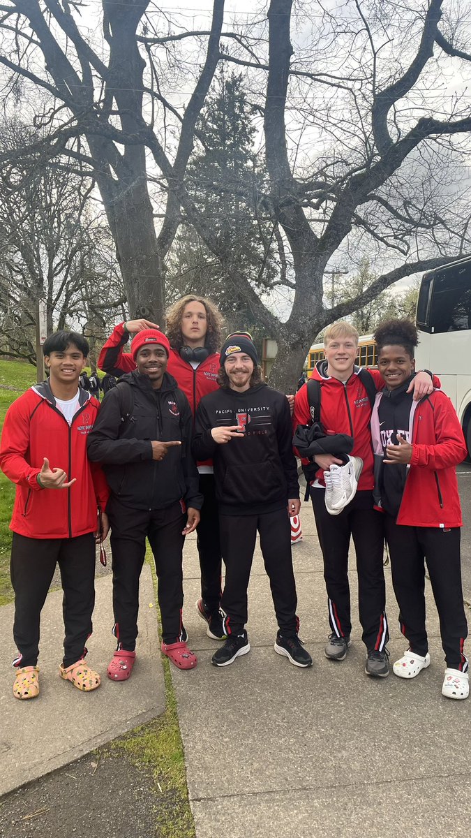 BIG Shout out to our Boxers that are a part of the Track and Field team! Good luck this weekend at conference and BE GREAT!!!! 💪🏽 #1WAY <a href="/boxertfxc/">Pacific TF/XC</a>