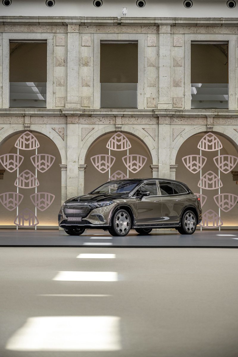 2024 Mercedes-Maybach EQS SUV: What we know so far: crdrv.co/FzGCTpk