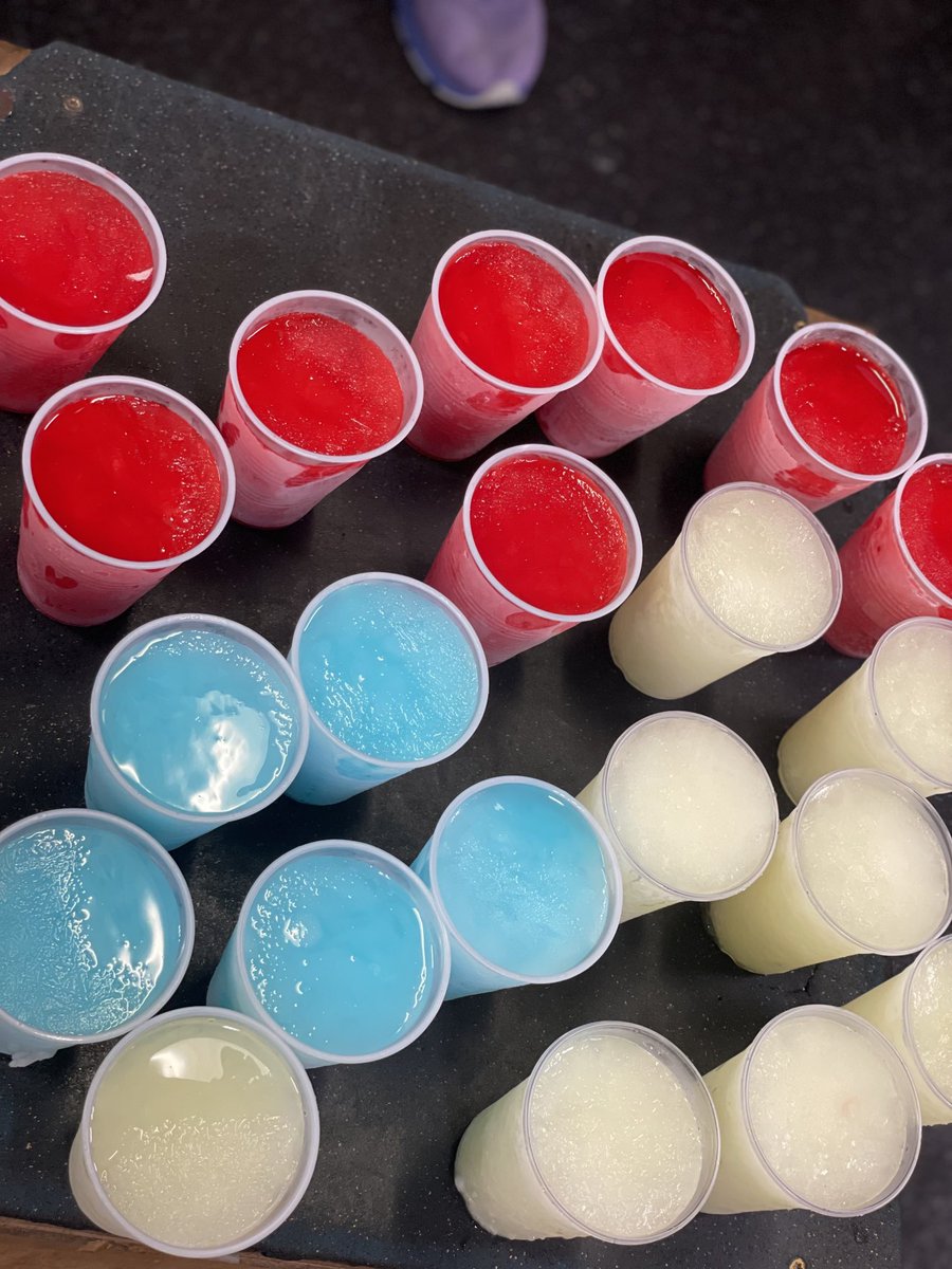 CScott39's tweet image. Last off season workout for the spring. Cooled the boys down with a little sweet and cool treat! First had to see what name they had for these? It took three tries to get snow balls🤷🏿‍♂️ many names came out, but only one matters to me lol. #WeWorked
#CelebrateTheDedicatedKids