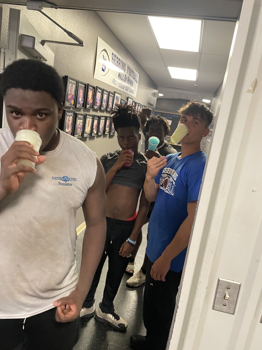 CScott39's tweet image. Last off season workout for the spring. Cooled the boys down with a little sweet and cool treat! First had to see what name they had for these? It took three tries to get snow balls🤷🏿‍♂️ many names came out, but only one matters to me lol. #WeWorked
#CelebrateTheDedicatedKids