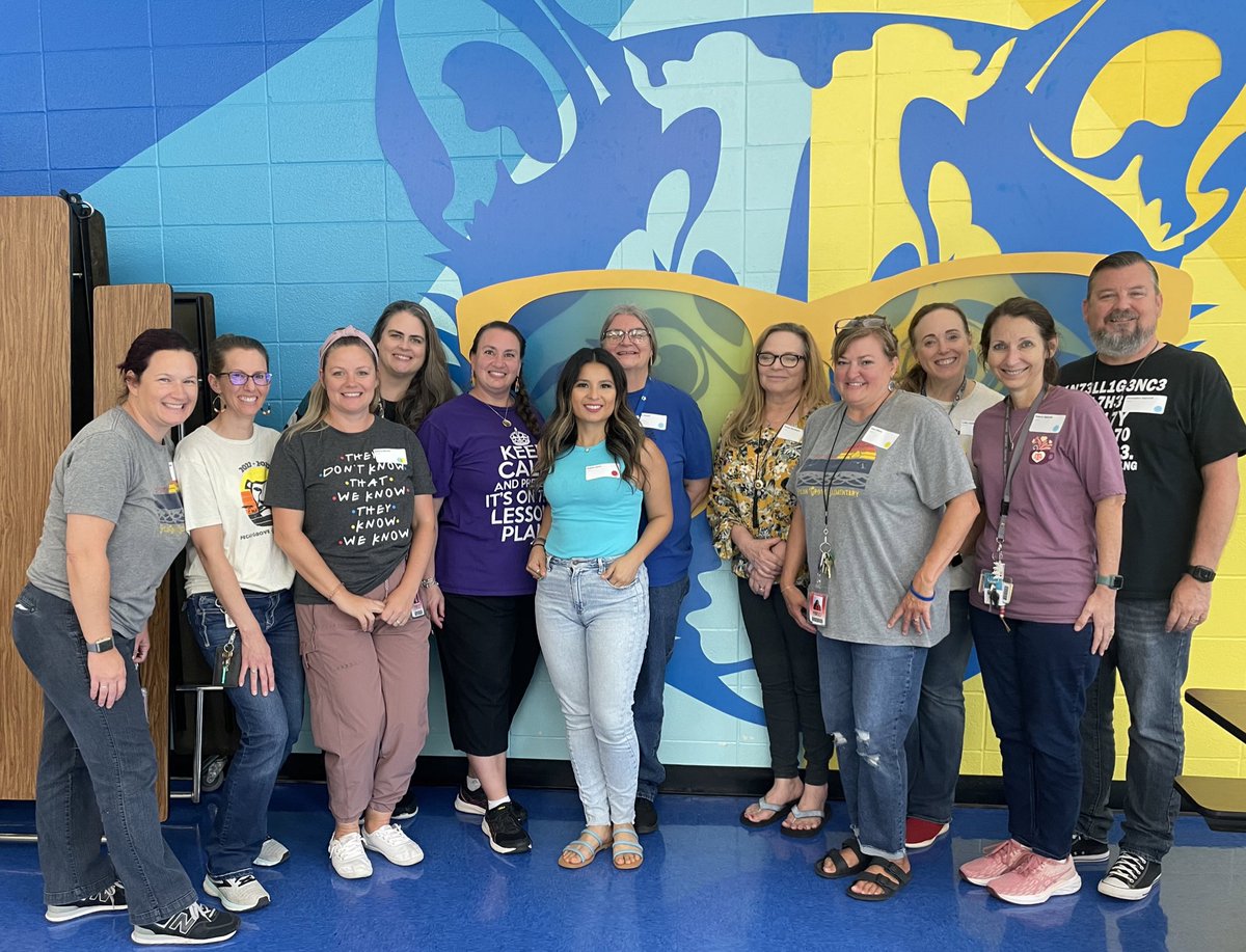 PGE_CougarCubs's tweet photo. Shout out to the staff volunteers for our PTO Board Night out. It was a fun night with our PTO kiddos. We are so grateful for all of our parent volunteers. @pgepto  #volunteers https://t.co/FoQBCyAYmA