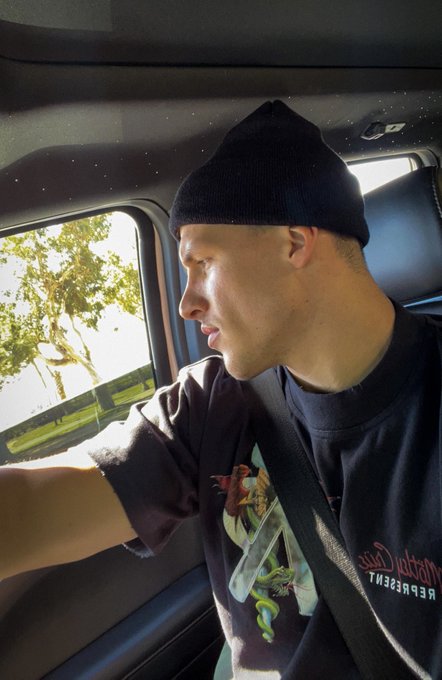 RT if you want a pic of my cock https://t.co/fx3lC00dxG