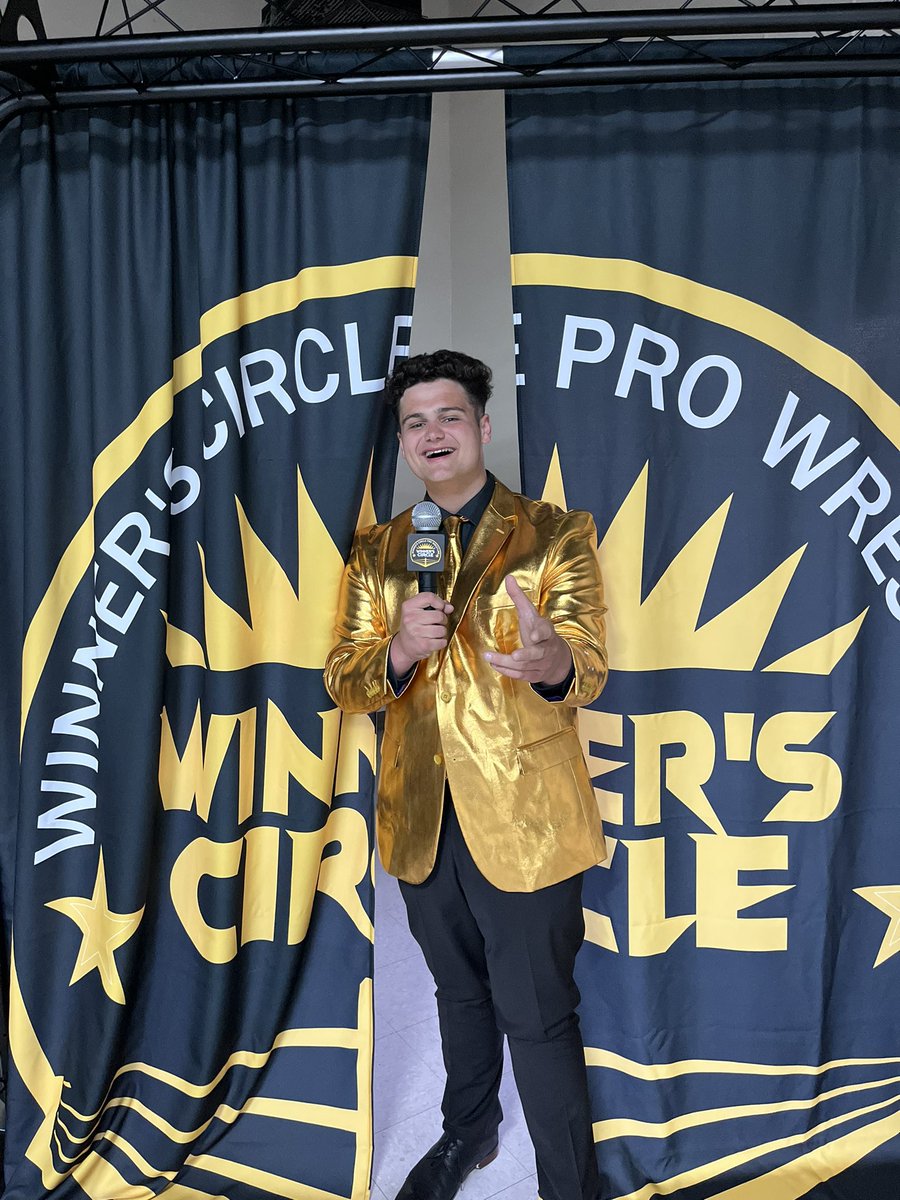 jordanw_s's tweet photo. All Gold Everything for @WinnersCirclePW tonight! 🎤 https://t.co/YH2R0CAugo