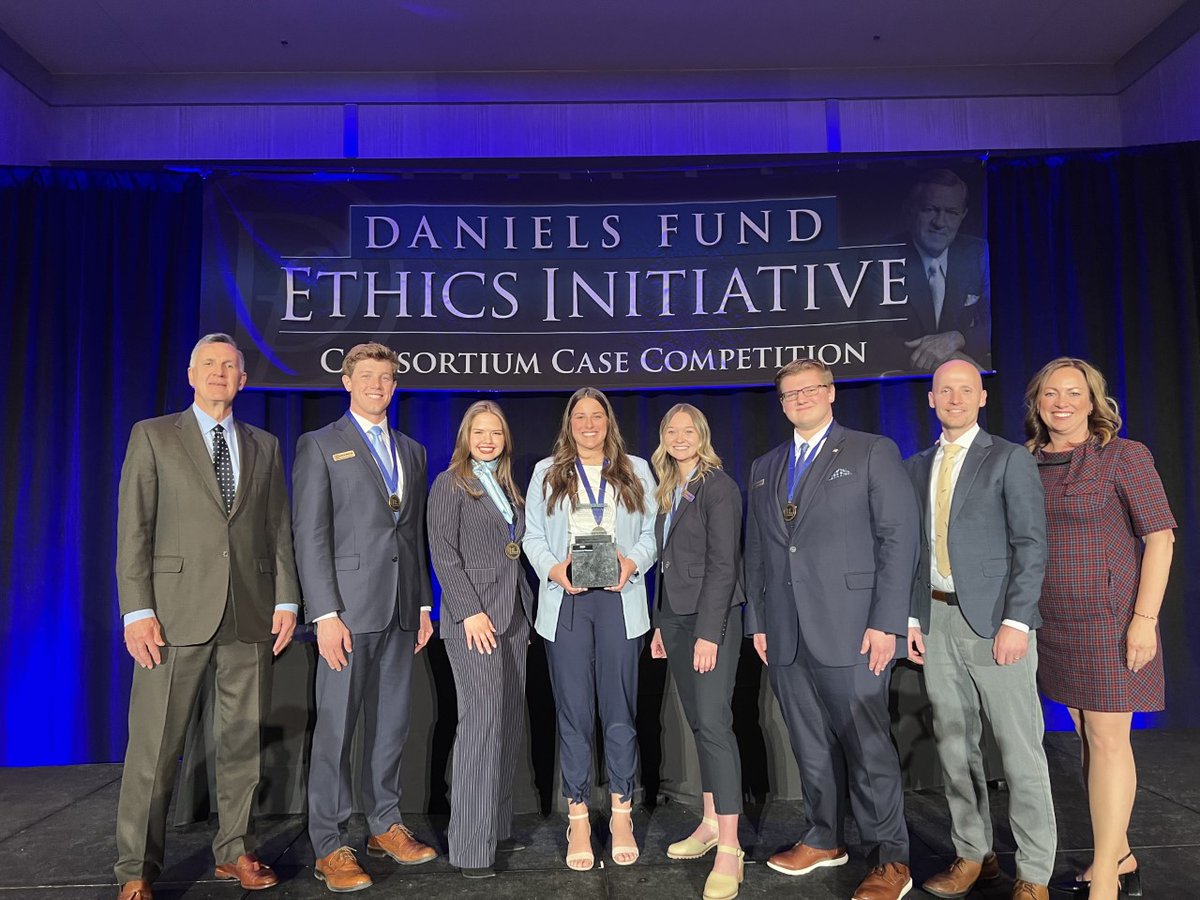 Daniels_Fund's tweet image. Congratulations to the top 3 teams in the undergraduate track of the Daniels Fund Ethics Initiative Case Competition:
1st Place: @UWyoBiz 
2nd Place: @UofDenver
3rd Place: @CSUCollegeOfBiz