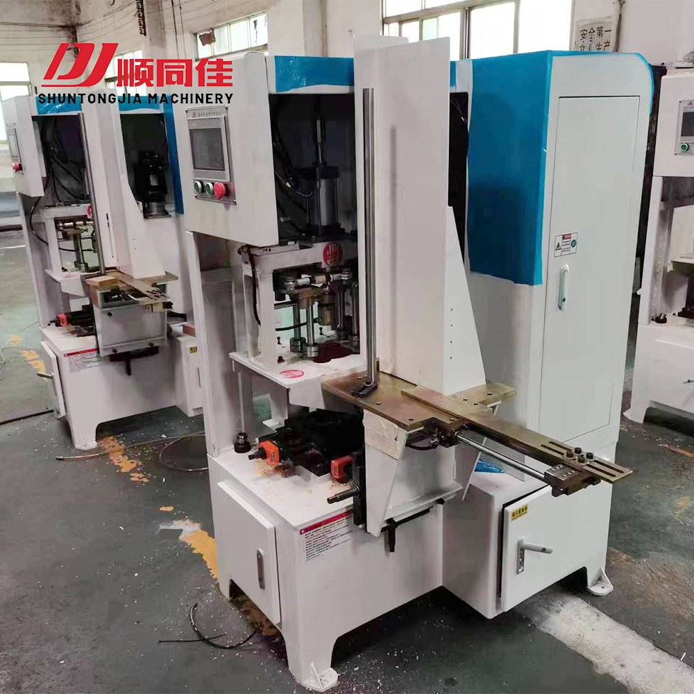 ShuntongjiaC's tweet image. Drilling machine #drillingmachine #drillingmachines #drill #drilling #woodworking #woodworkingmachinery #woodworkingmachines #woodworkingskills #woodwork #machine #machinegunkelly #factory