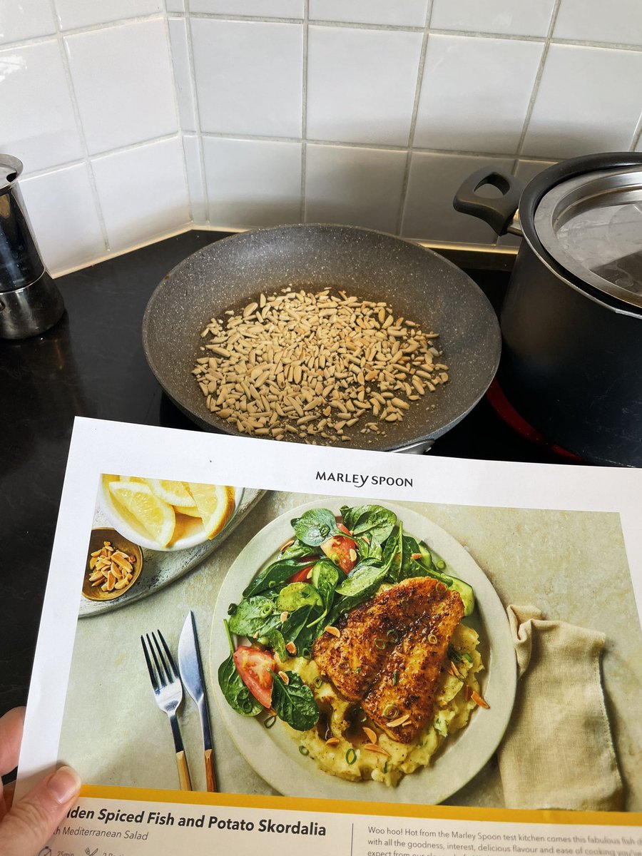 emergency_CNS's tweet photo. This time, cooking because we have to
Thanks @__coffeebean for the โdo itโ text.
Iโm doin it!
#CookingwithK https://t.co/2htgMg8LIz