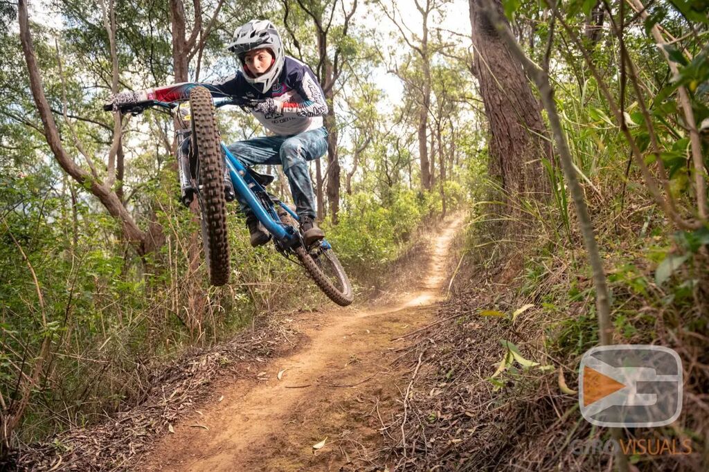 GIROVISUALS's tweet photo. Good Times at GV / Out on track shooting round 2 of the GE State Series at @greenvalleysbikepark Sun is out and everyone is having good times. 🤙 https://t.co/eLmYMtGCdu https://t.co/THvW8di8kw