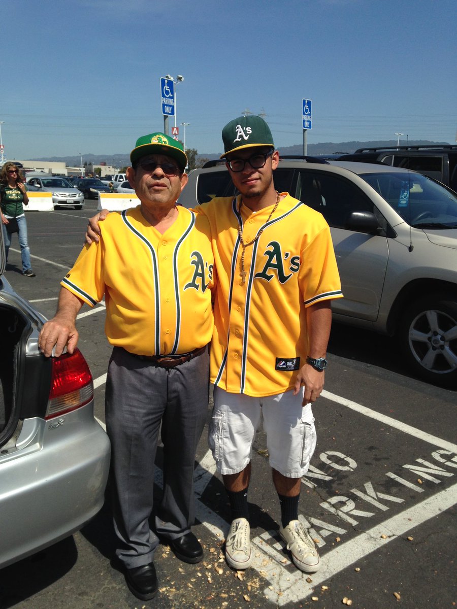 Pk_Swaan's tweet photo. @CodifyBaseball Me and gramps 🕊️ https://t.co/0FJJ9vgSQ5