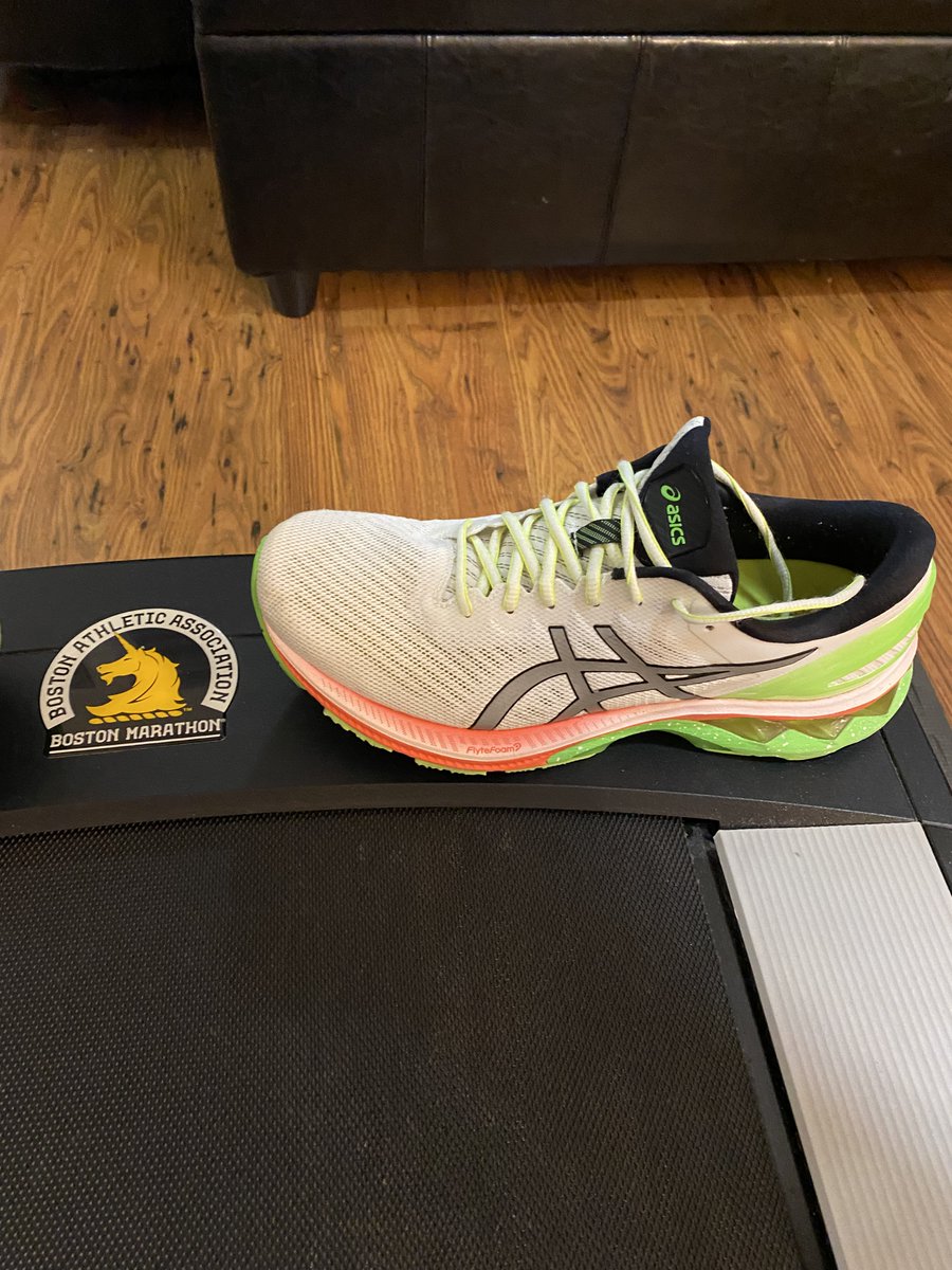 McRun23's tweet image. A fun treadmill workout increasing speed every 2km and then multiple times in last 2km until no more buttons to push running 5:00/mile in last 100m. All while watching #hockey . Medals from 2022. #ProForm #BostonMarathon #Treadmill #run #3000m #Steeplechase