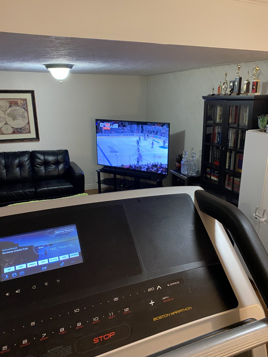 McRun23's tweet image. A fun treadmill workout increasing speed every 2km and then multiple times in last 2km until no more buttons to push running 5:00/mile in last 100m. All while watching #hockey . Medals from 2022. #ProForm #BostonMarathon #Treadmill #run #3000m #Steeplechase