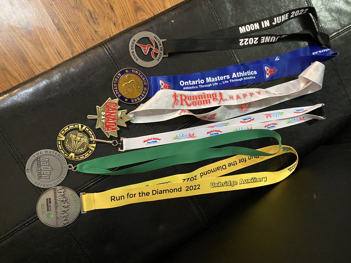 McRun23's tweet image. A fun treadmill workout increasing speed every 2km and then multiple times in last 2km until no more buttons to push running 5:00/mile in last 100m. All while watching #hockey . Medals from 2022. #ProForm #BostonMarathon #Treadmill #run #3000m #Steeplechase