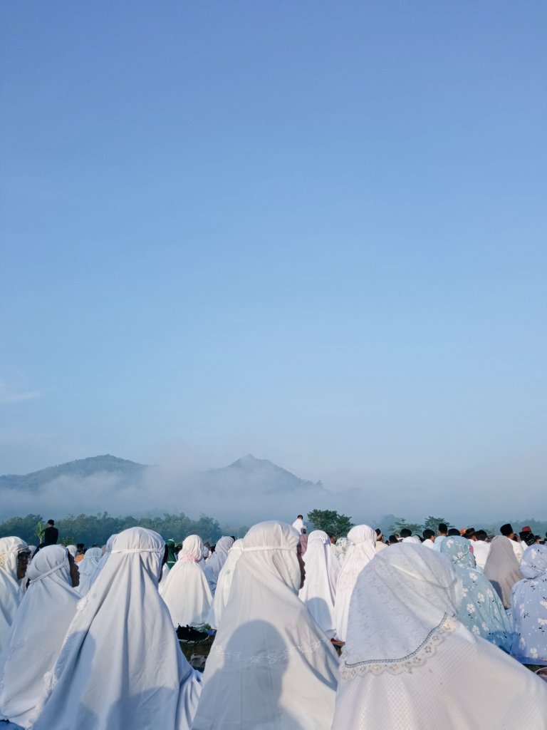 aeraram's tweet photo. eid mubarak everyone ✨ mohon maaf lahir dan batin🤍🤍 https://t.co/NLQxR8eBlz