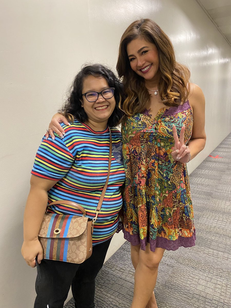 AnggeDPeppaPig's tweet photo. Happiest Birthday to the one who will forever young. 🧡 Today and every day, wishing only the best for you and your family Ate @reginevalcasid 🎉🥳 https://t.co/AqMez3rk22