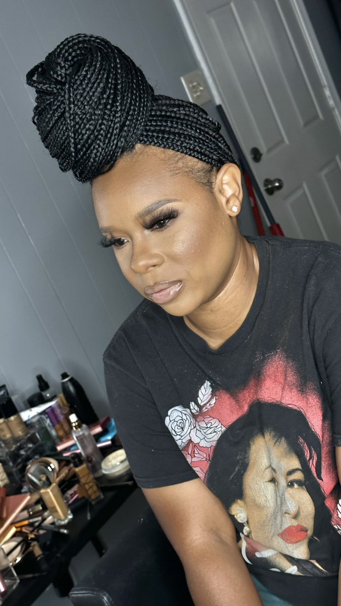 BeeWhyAreDee's tweet photo. Hey Y’all, I’m An Upcoming MUA In The New Orleans (Algiers) Area 
Sharing My Recent Work w/ Y’all 
Please Help Me Get Exposure 😘
Link In Bio https://t.co/ROeRlfR97I