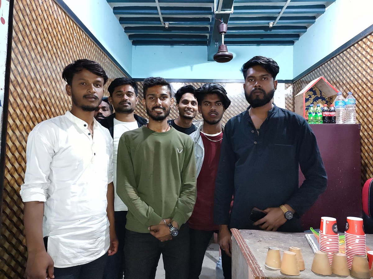 UtsvMusic's tweet photo. एक पटक खाएको खाएै 
Bbschaiwala को चाय ❤️😍😇🥰
#bbschaiwala #customersphotoshoot #happyconsumer  ❤️😇🙏
.
.
.
B.B.S-ChaiWala 
Near by Majdur pustak &amp; Vivhan hotel🥰
📱:- 981-7618238/9745621622 https://t.co/9Dk5puubkn