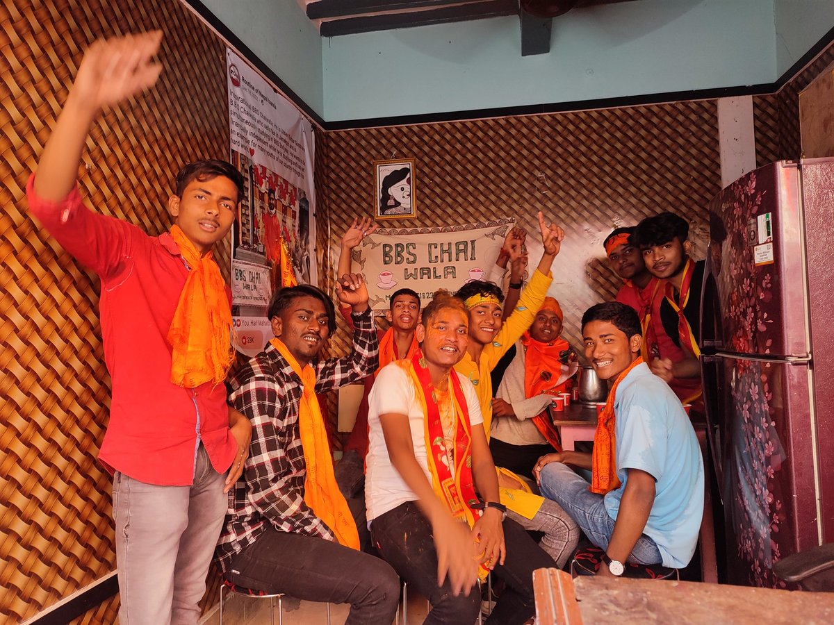UtsvMusic's tweet photo. एक पटक खाएको खाएै 
Bbschaiwala को चाय ❤️😍😇🥰
#bbschaiwala #customersphotoshoot #happyconsumer  ❤️😇🙏
.
.
.
B.B.S-ChaiWala 
Near by Majdur pustak &amp; Vivhan hotel🥰
📱:- 981-7618238/9745621622 https://t.co/QbVH5shHg0