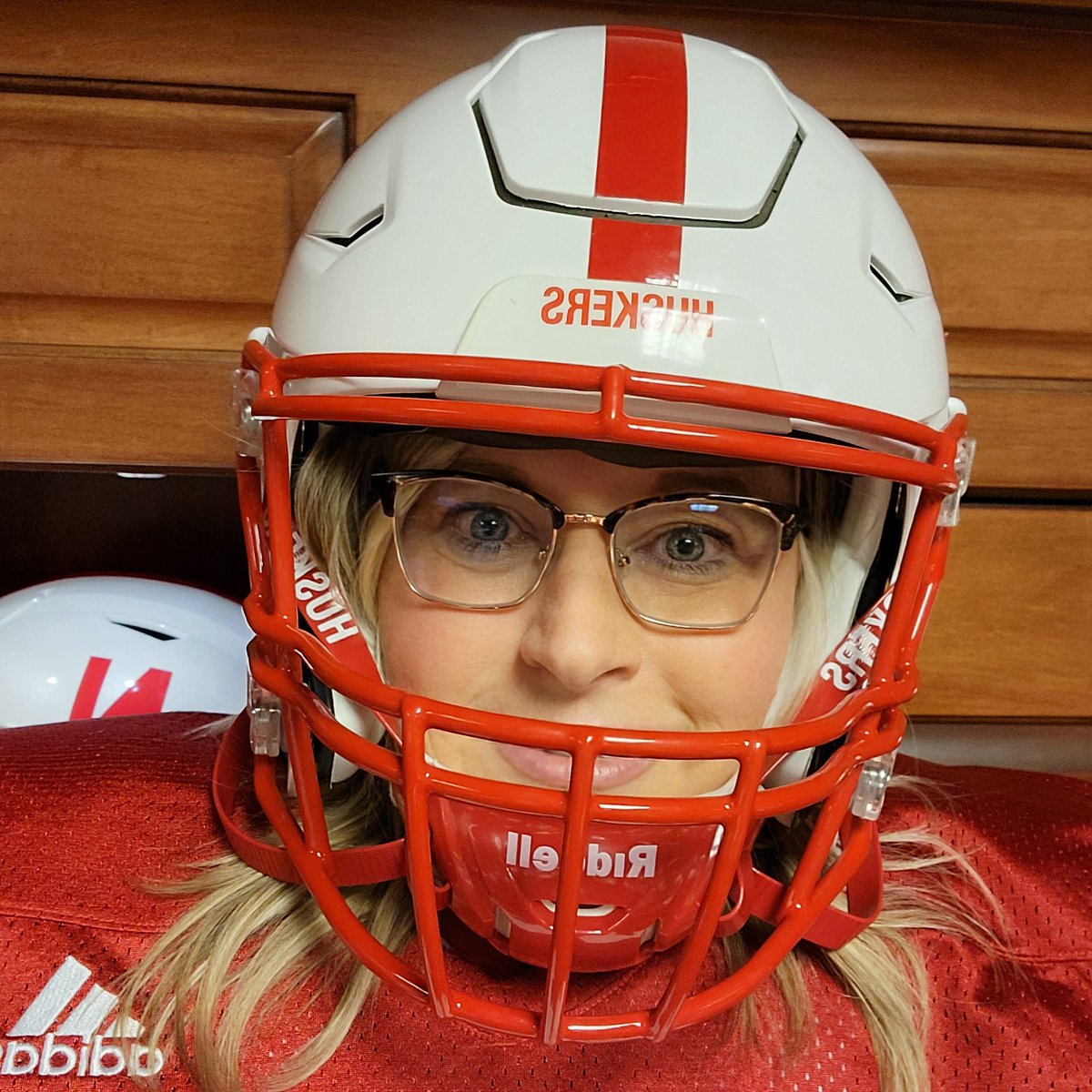 laurahutmacher's tweet photo. Great day at the Huskers "Tackle Your Son" event.  Thanks for the fun @HuskerFBNation @CoachMattRhule @ThePolarBear605 @joe_hutmacher
#momsrhuletheworld https://t.co/FfWrQmEfk6