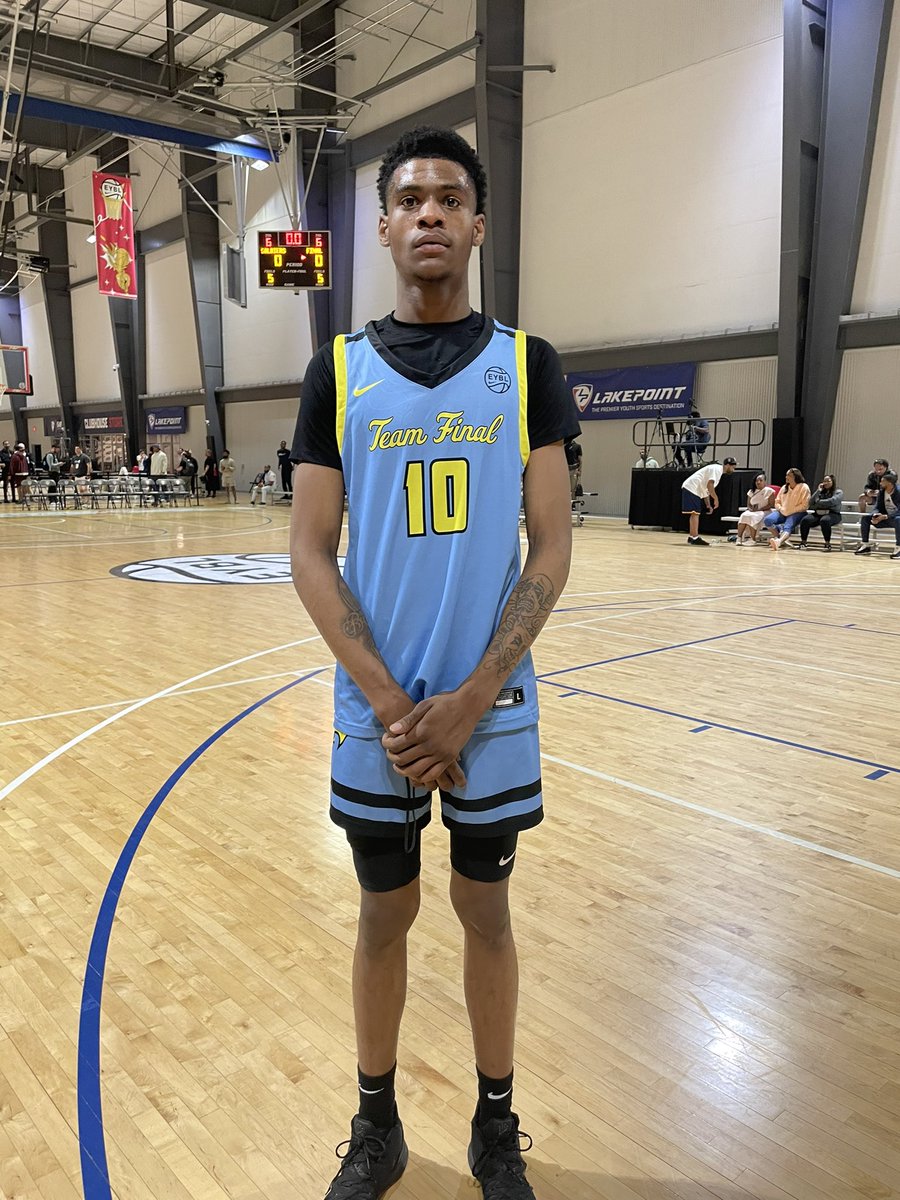 owe_hoops's tweet photo. Fri. Standouts @NikeEYB 

‘26
Marcus Johnson (📸 )- Indy Heat 

‘25
Dewayne Brown(📸)- Florida Rebels 
Jalen Reece- Florida Rebels 
Cam Ward- Team Durant 

‘24
Ahmad Nowell- Team Final 
Mike Lewis- Oakland Soldiers
James Moore (📸)- Team Final https://t.co/8C6wk4S2z1