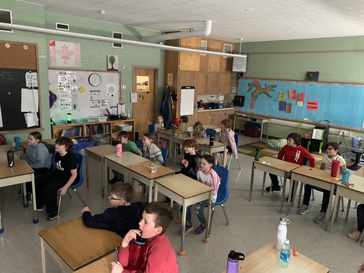 MrsBeckETPS4_5's tweet photo. The 4/5 class at Elma PS in Atwood enjoying the #youdance livestream by the @nationalballet https://t.co/V3dYw9kRaS