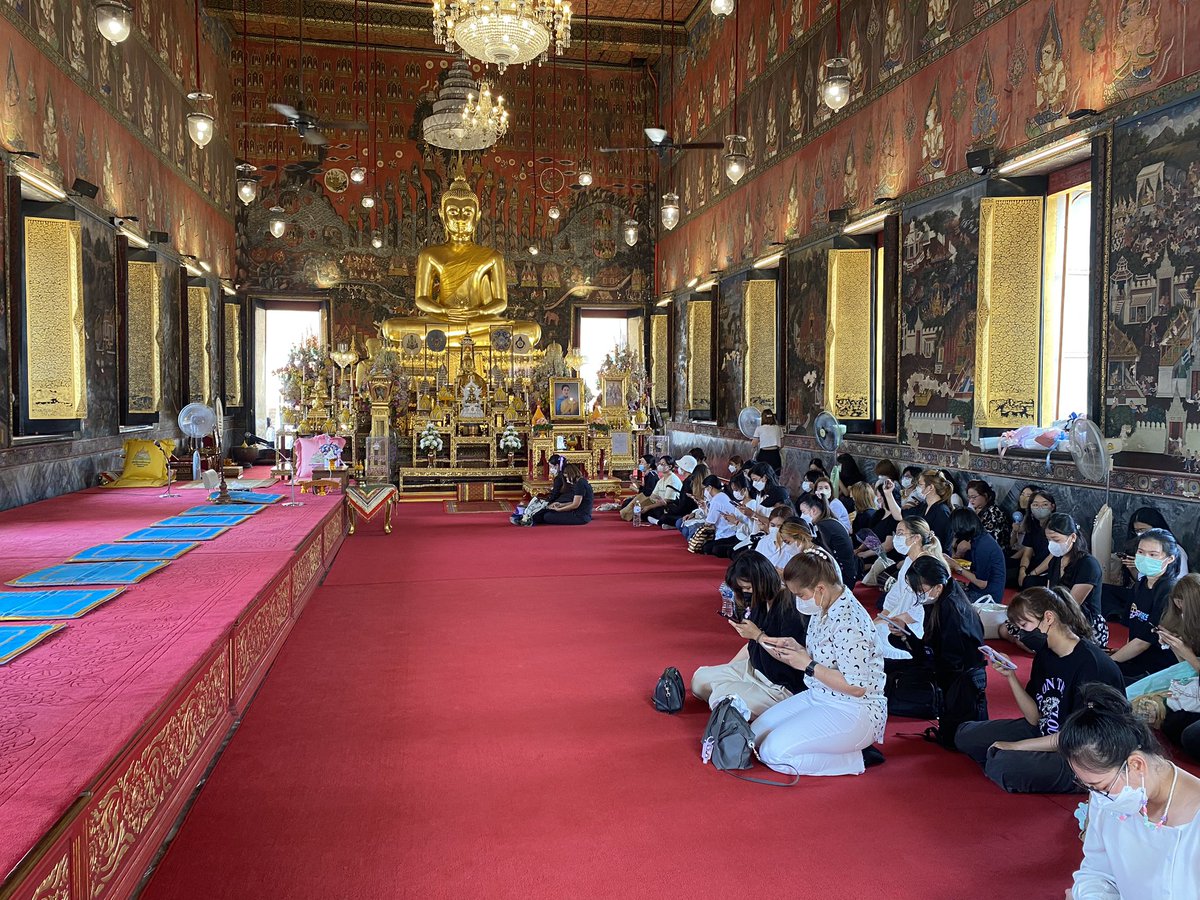 paweena_auau's tweet photo. 🇹🇭 พระจะเริ่มสวดตอน10.00น.
บินอ่า โรฮ่าไทยมารวมกันที่วัดแล้ว
เพื่อมาร่วมใจกันส่งน้องในวันนี้ นายจะอยู่ในใจพวกเราตลอดไป💜😭

💜아로하를 만나 가수로서 사랑해준 문빈에게 감사하다.🐱

#문빈_가수해줘서_고마워
#MOONBIN #문빈 @offclASTRO https://t.co/QxDobSGvBu