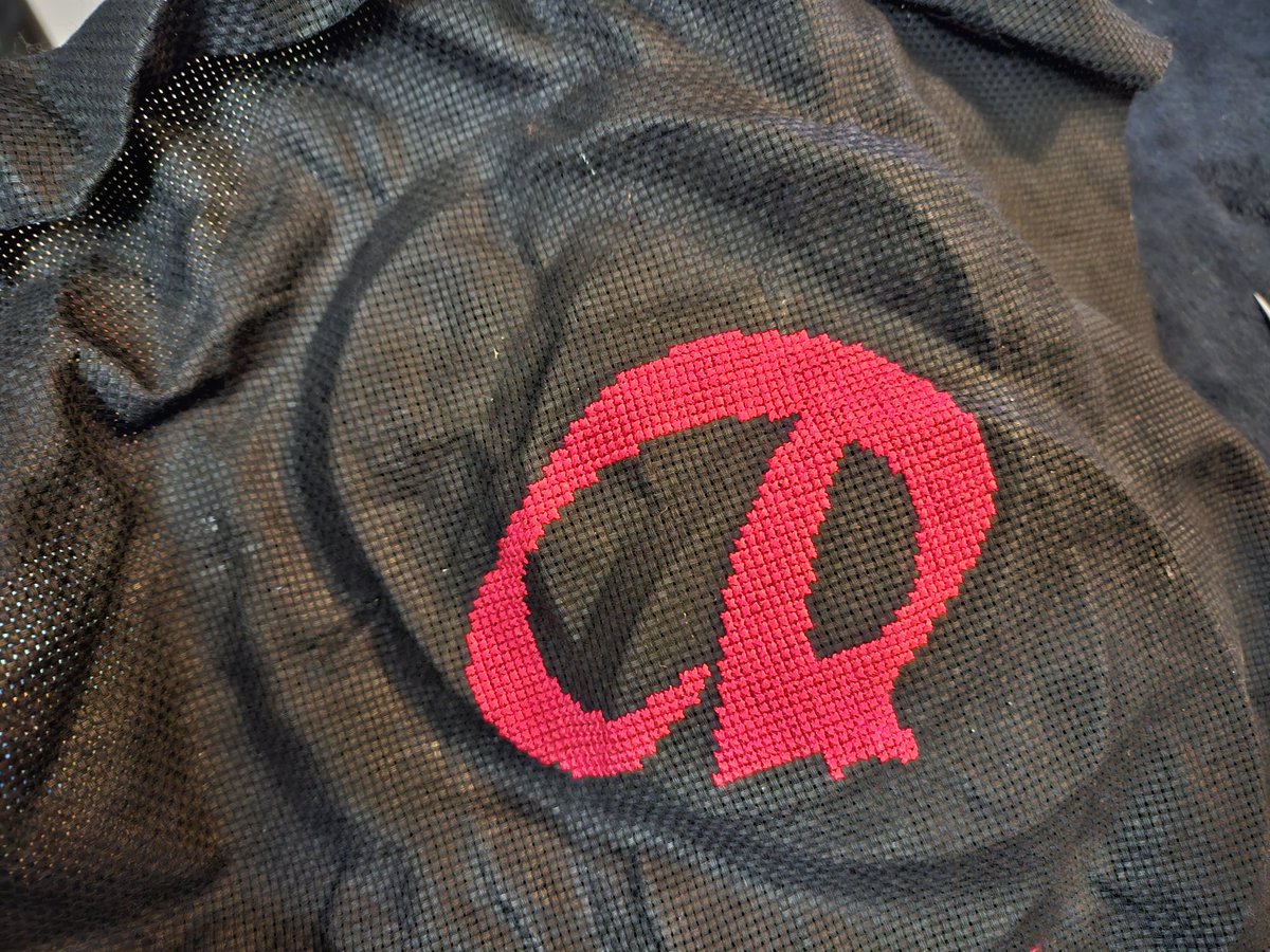Justinpnn65's tweet photo. Progress on the Rainier beer R!
#crossstitching #crossstitch #stitch #stitching #needlework #beer #beerart #tacomarainier #rainierbeer #rainier #seattle #seattlebeer https://t.co/NxCmIl5P7n
