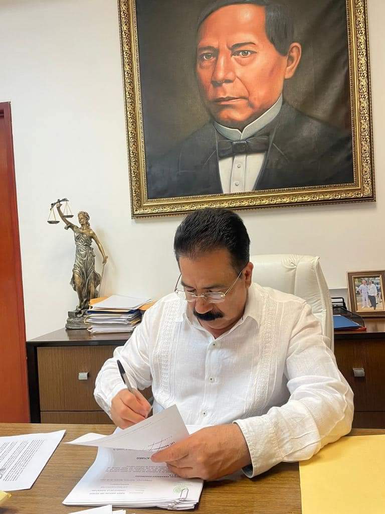 Poder Judicial de Guerrero (@pjeguerrero) on Twitter photo Resumen semanal de las actividades del <a href="/MagdoRaymundoCV/">Raymundo Casarrubias Vázquez</a> del 17 al 21 de abril del 2023.
Más información en 3l siguiente enlace:
acortar.link/fPImFM Resumen semanal de las actividades del <a href="/MagdoRaymundoCV/">Raymundo Casarrubias Vázquez</a> del 17 al 21 de abril del 2023.
Más información en 3l siguiente enlace:
acortar.link/fPImFM
