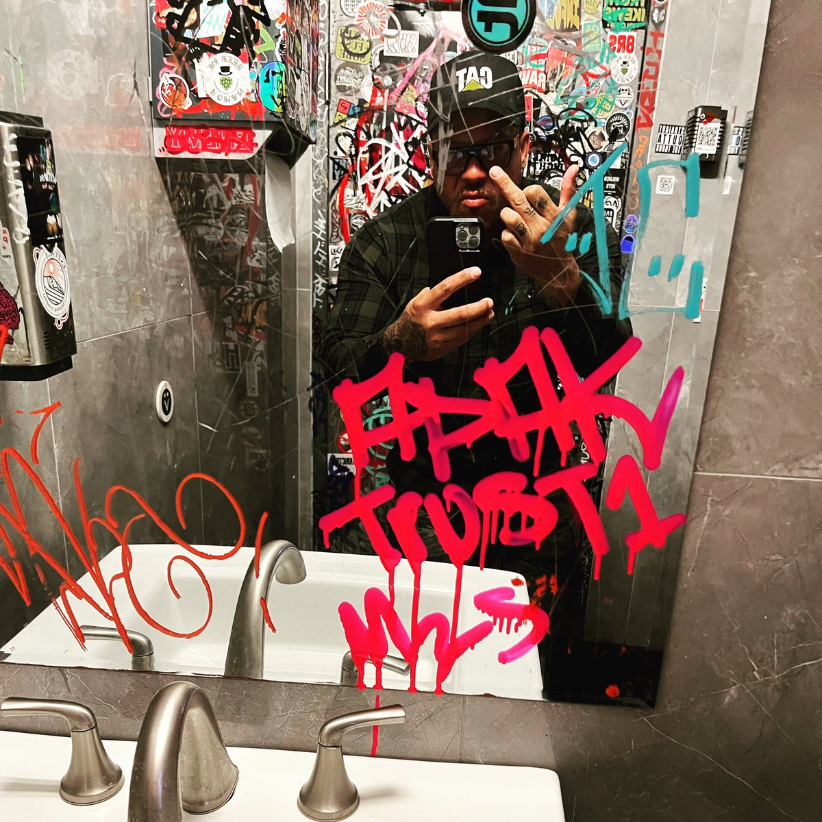 ApakMasters's tweet photo. Putting in that werk!!! #IAMESF #ApakMasters #Trust1 #M25Music #ViceCityVillain https://t.co/CUpNiQT2vi
