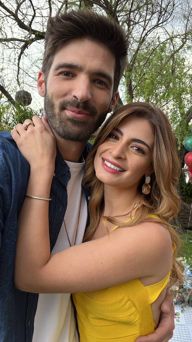 Que les parece esta pareja?
<a href="/juliaarguelless/">Julia Argüelles</a> 
#MayMax
#PiensoEnTi
